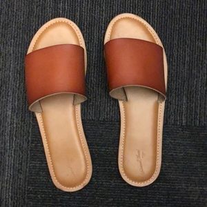 Universal Thread Size 11 Sandal